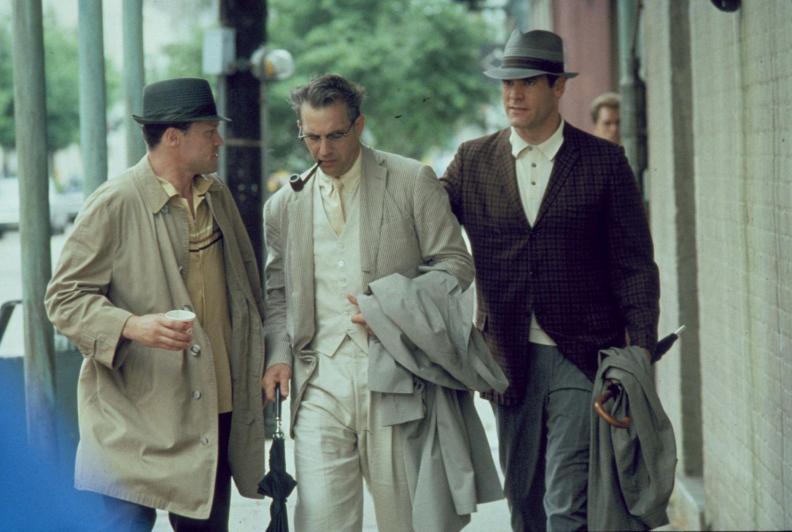 still-of-kevin-costner,-michael-rooker-and-jay-o.-sanders-in-jfk-(1991)
